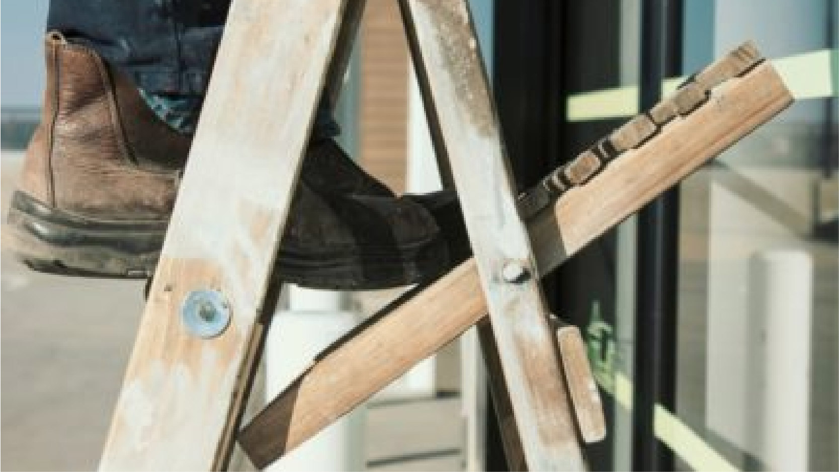 How to Reduce the Hidden Costs of Ladders